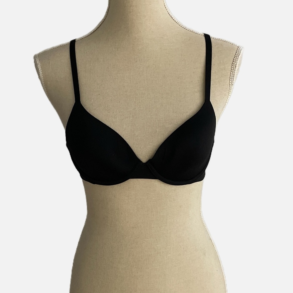 GapBody T-Shirt‎ Bra Size 32B Black